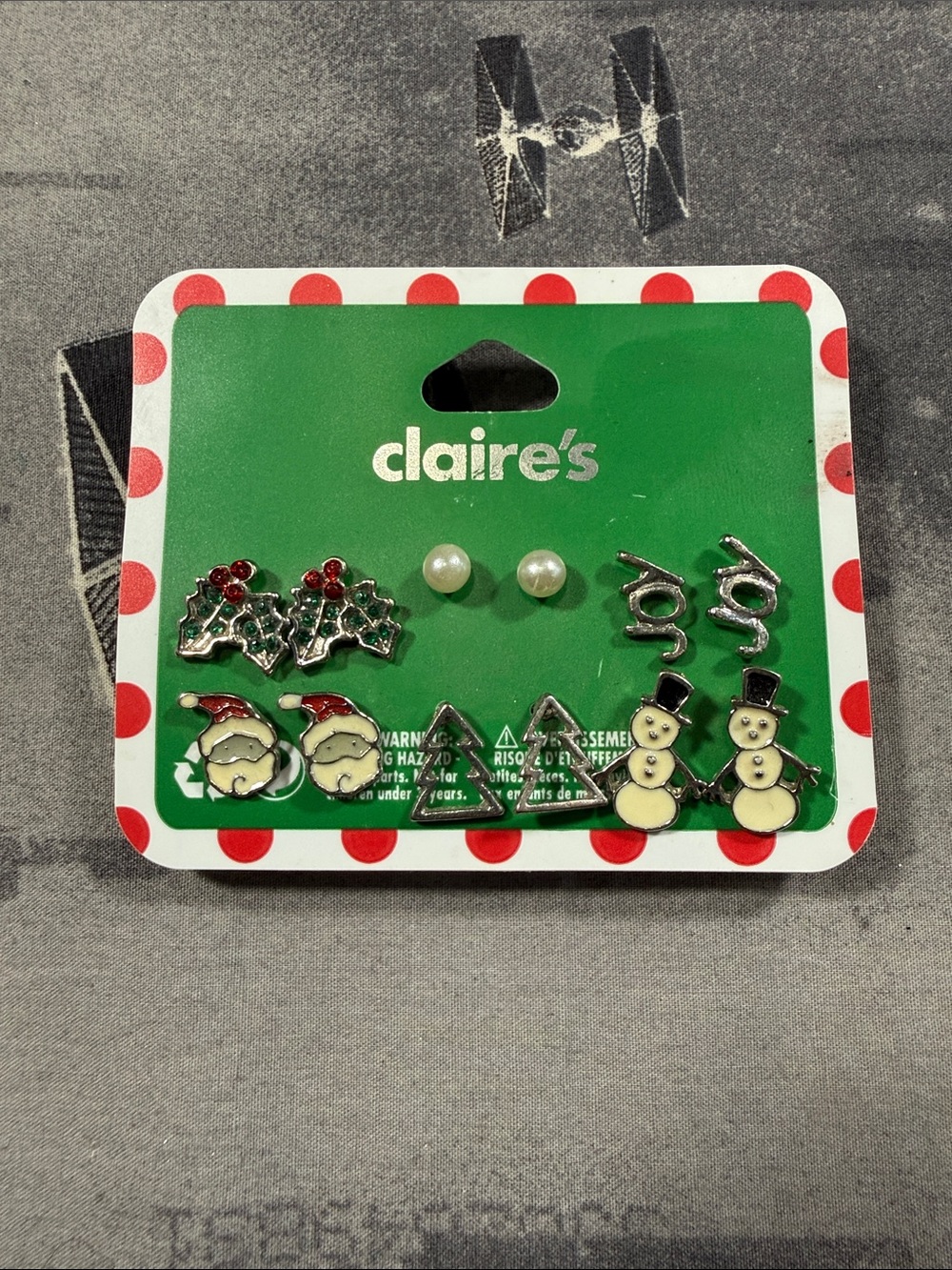 NWT CLAIRES CHRISTMAS POST EARRINGS